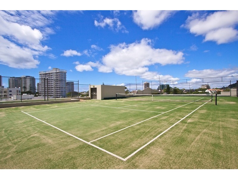 5/70 Marine Parade ‘Ocean Plaza’, Coolangatta QLD 4225