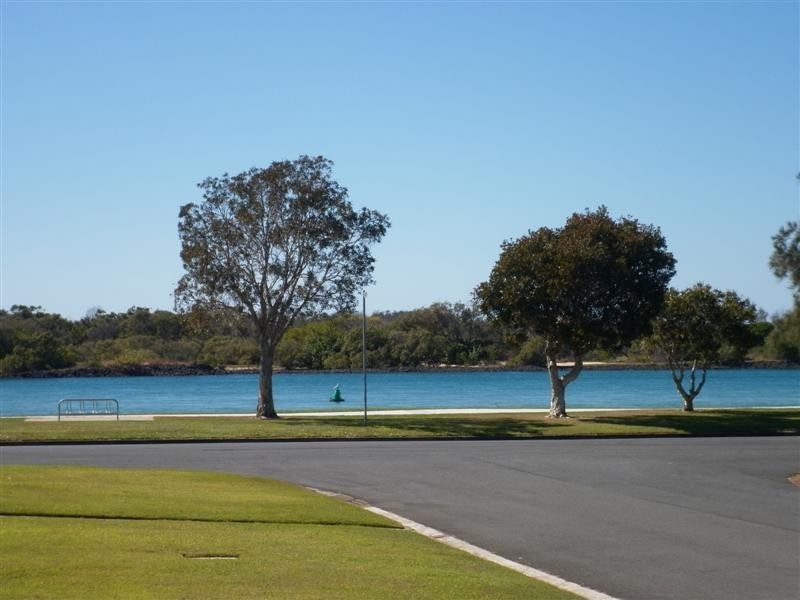 2/22 Keith Compton Drive, Tweed Heads NSW 2485