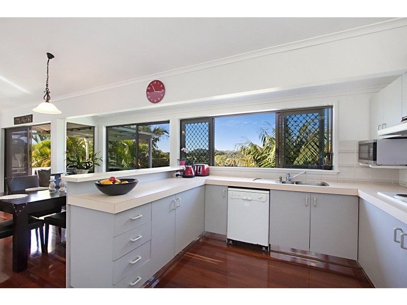 128 Murtha Drive, Elanora QLD 4221