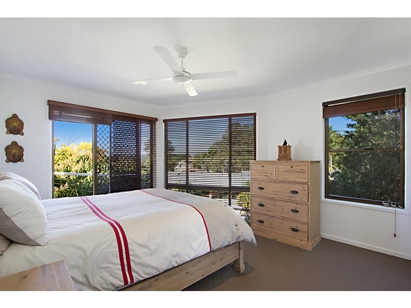 128 Murtha Drive, Elanora QLD 4221