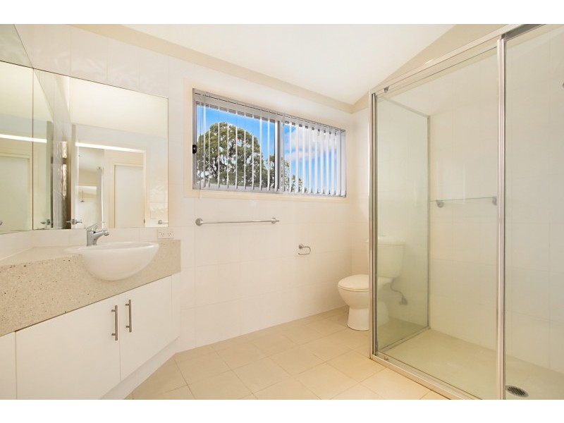 76 Botanical Cct, Banora Point NSW 2486