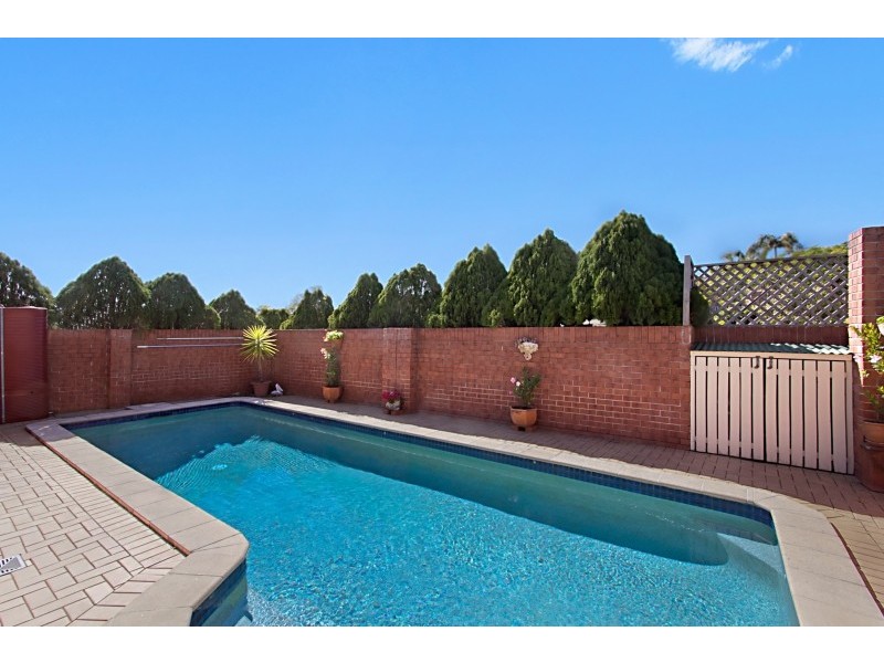 62 Silver Glade Drive, Elanora QLD 4221