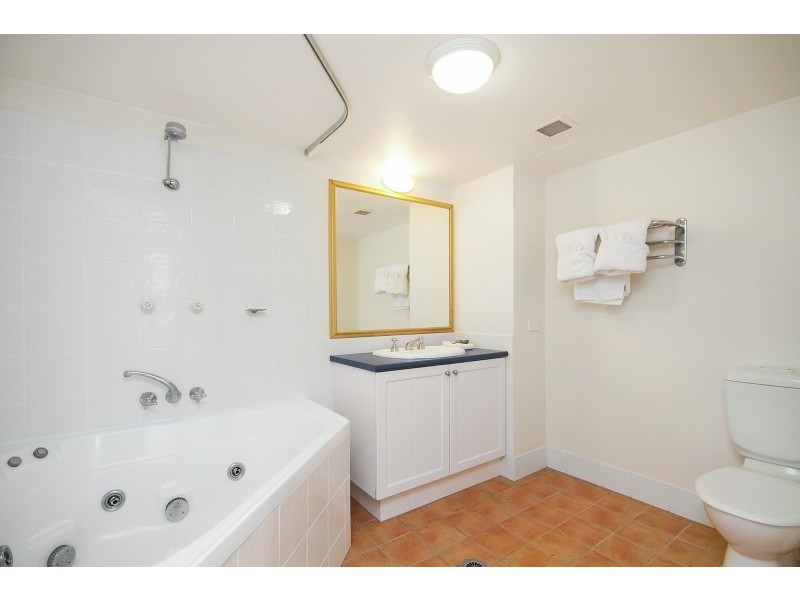 411/99 Griffith Street ‘Calypso Plaza’, Coolangatta QLD 4225