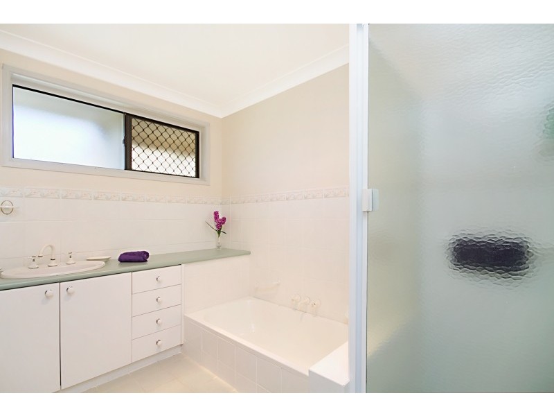 27 Inlet Dr (cnr Lakes Dr), Tweed Heads NSW 2485