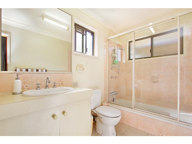 66 Oyster Point Road, Banora Point NSW 2486