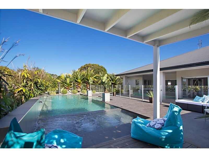 25 Sunnycrest Drive, Terranora NSW 2486