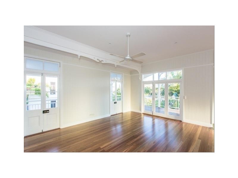 32 Tweed Street, Coolangatta QLD 4225