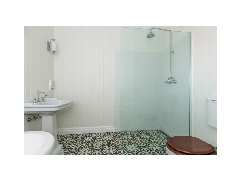 32 Tweed Street, Coolangatta QLD 4225