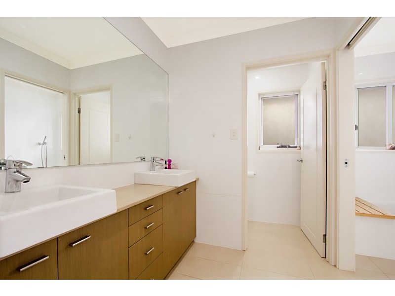 2 Fairmont Court, Banora Point NSW 2486