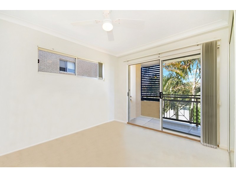 8/48 Coolangatta Road, Kirra QLD 4225