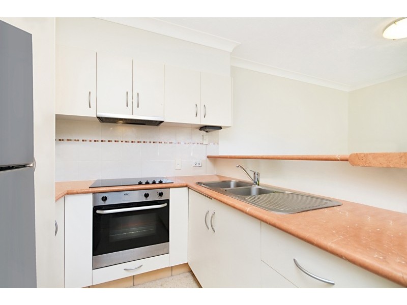 8/48 Coolangatta Road, Kirra QLD 4225