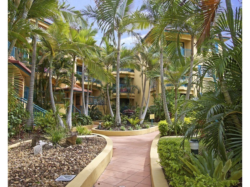 18/27 Dutton Street, Coolangatta QLD 4225