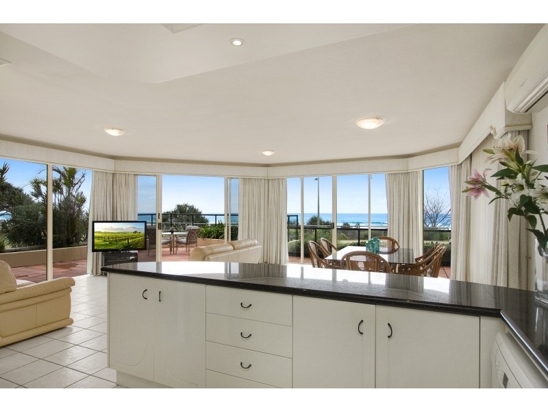 2/231 Golden Four Drive ‘Arena Dorado’, Bilinga QLD 4225