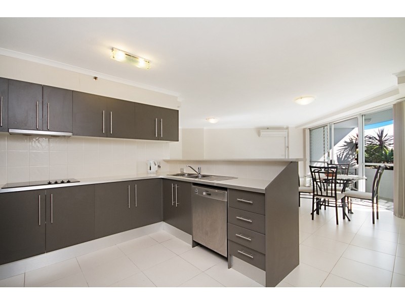 115/70 Marine Parade ‘Ocean Plaza’, Coolangatta QLD 4225