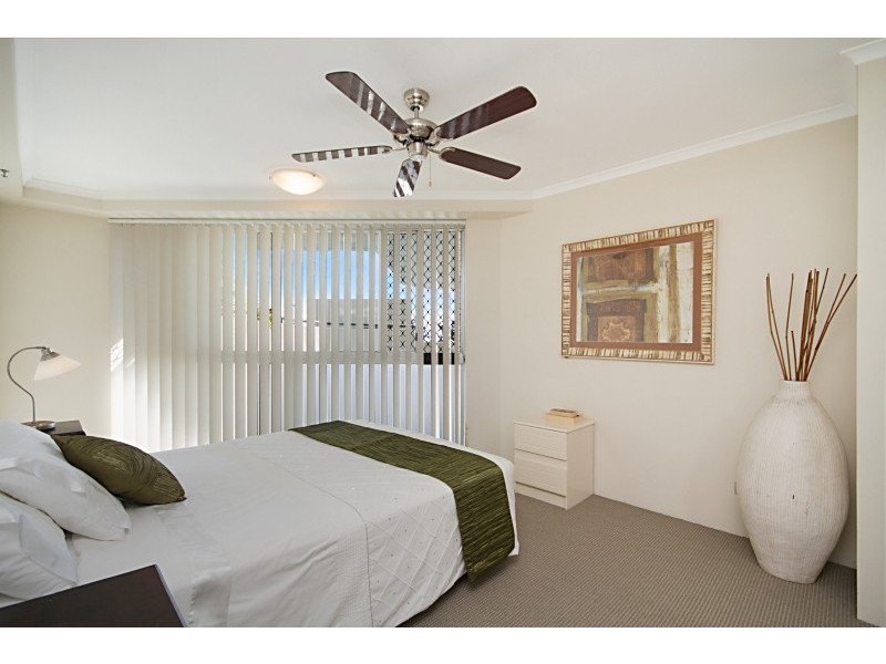 115/70 Marine Parade ‘Ocean Plaza’, Coolangatta QLD 4225