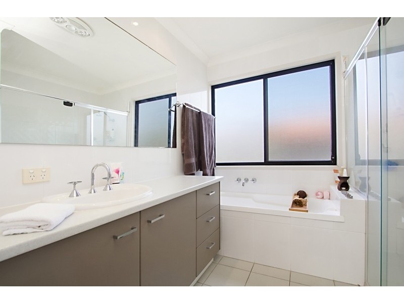 2/36 Leyte Avenue, Palm Beach QLD 4221