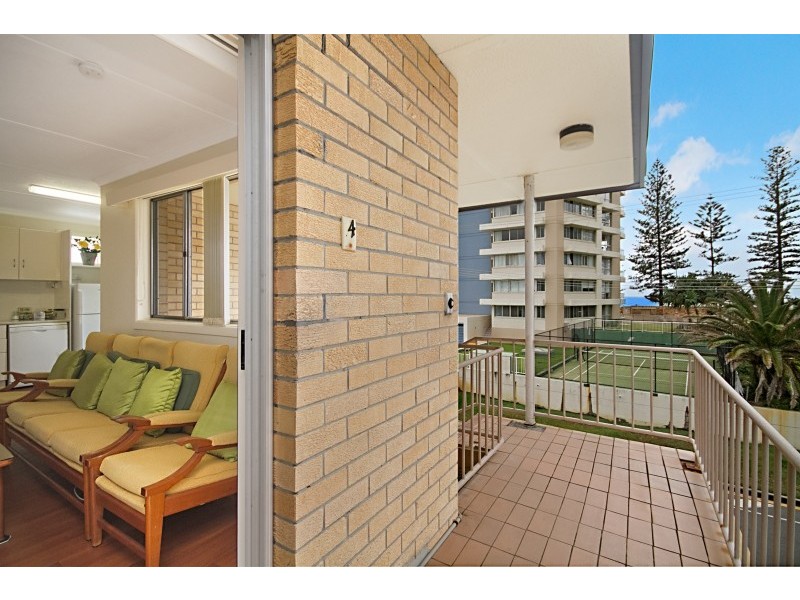 4/26A Eden Avenue, Rainbow Bay QLD 4225