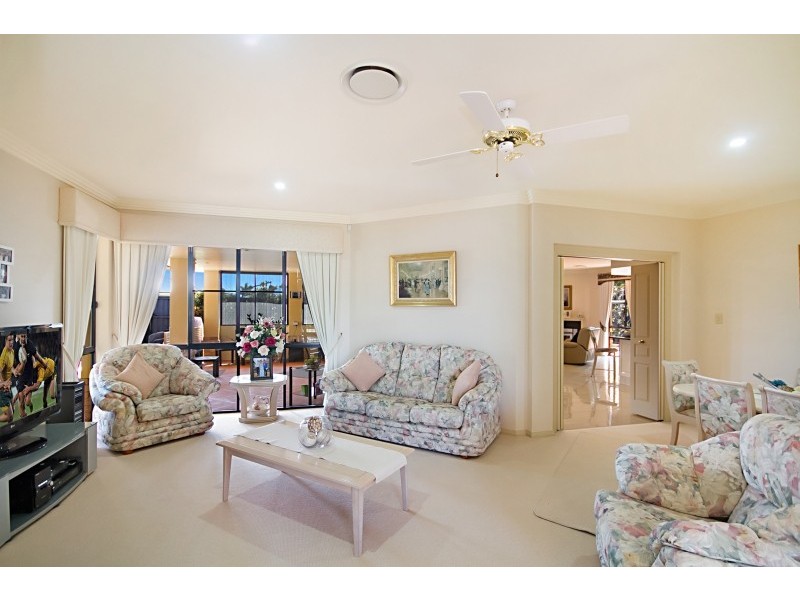 6 New Farm Place, Banora Point NSW 2486