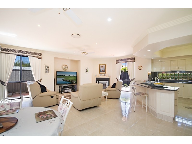 6 New Farm Place, Banora Point NSW 2486