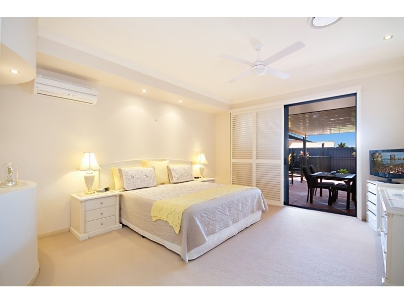 6 New Farm Place, Banora Point NSW 2486