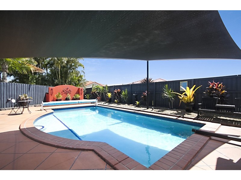 6 New Farm Place, Banora Point NSW 2486