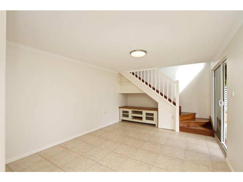 11 Hibiscus Parade, Banora Point NSW 2486