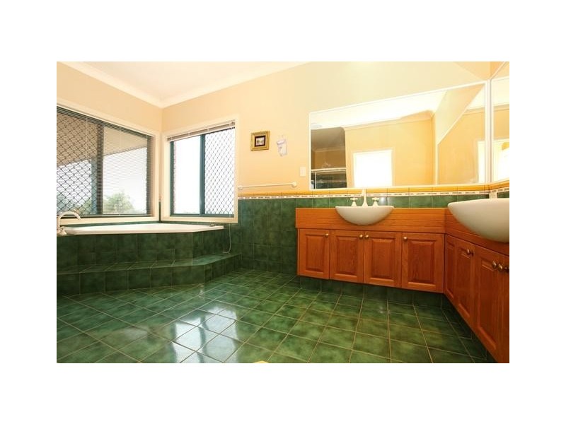 2 Trutes Terrace, Terranora NSW 2486