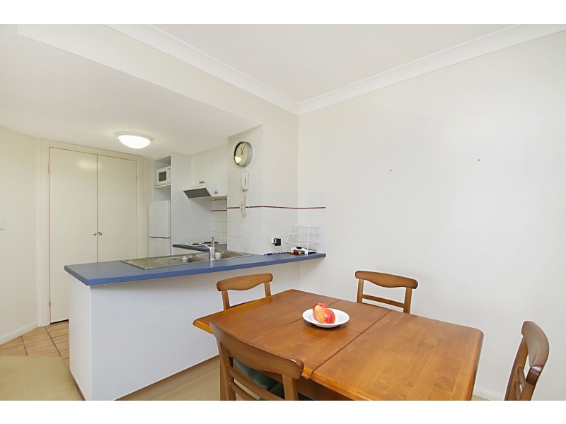 321 & 323/99 Griffith Street ‘Calypso Plaza’, Coolangatta QLD 4225