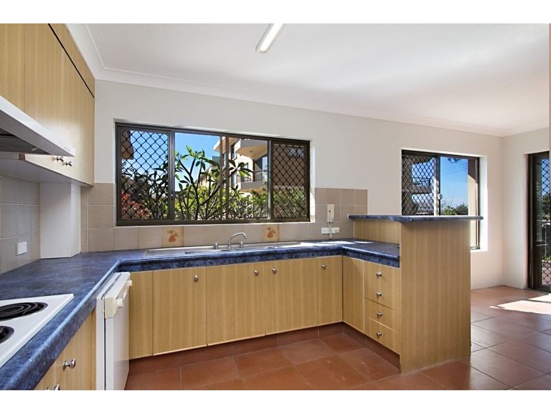 2/234 Pacific Parade, Bilinga QLD 4225