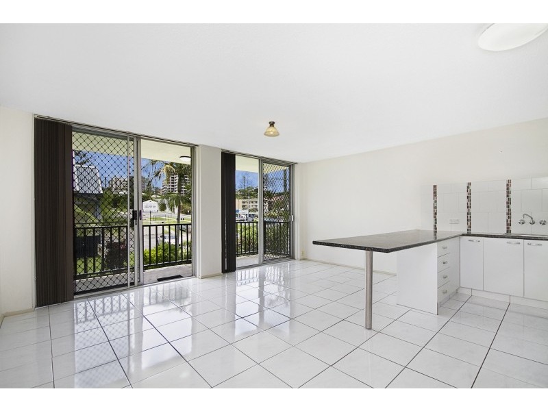 1/30 Lanham Street ‘New Galaxy’, Coolangatta QLD 4225