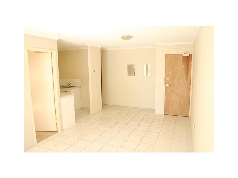 8/28 Miles Street, Kirra QLD 4225