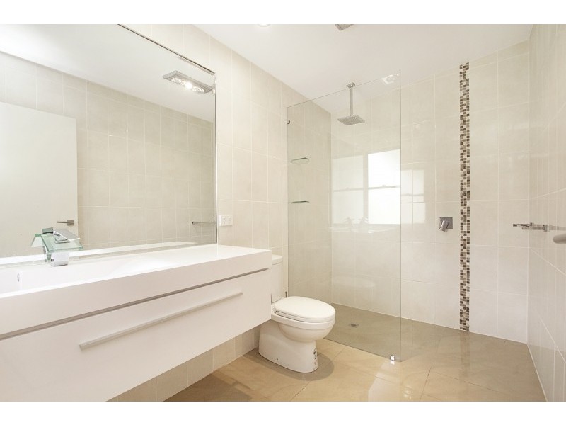 8 Liana Court, Banora Point NSW 2486