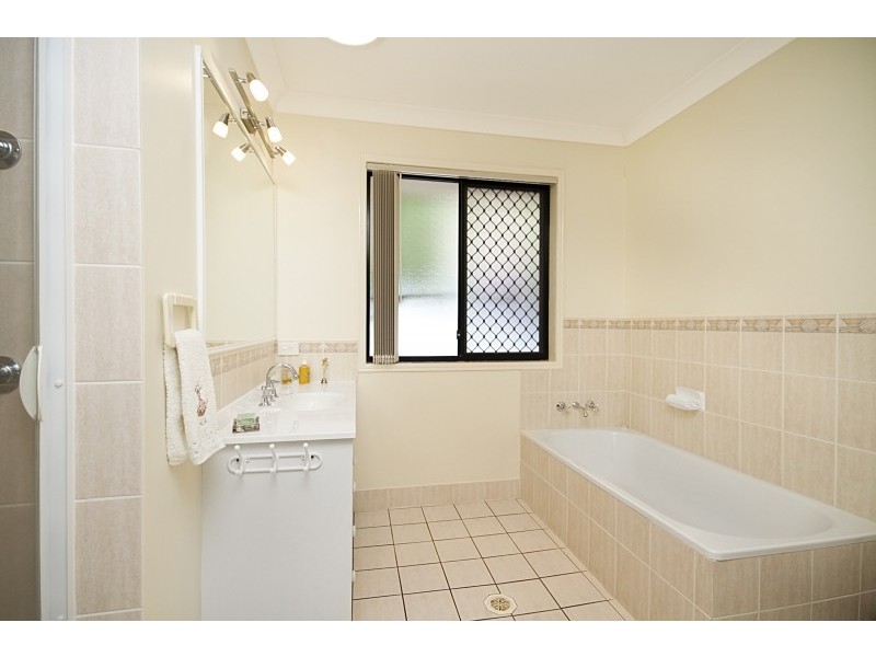 1/6 Cedar Ridge, Banora Point NSW 2486