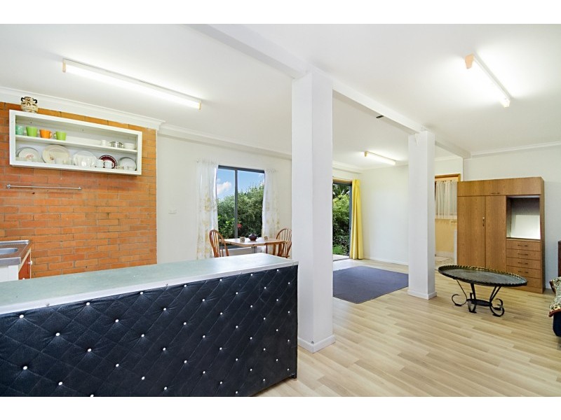 4 Tooloon Street, Coolangatta QLD 4225