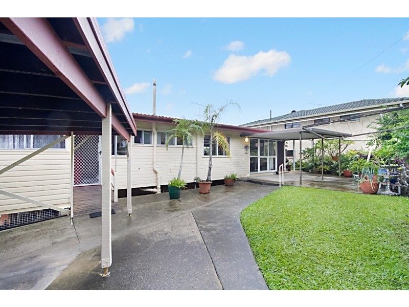 4 Tooloon Street, Coolangatta QLD 4225