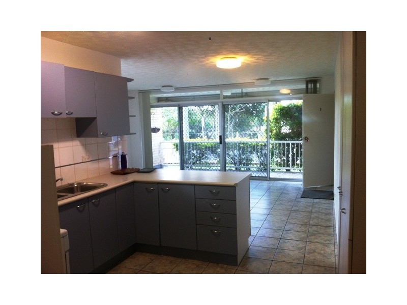 2/44 Pacific Parade, Kirra QLD 4225