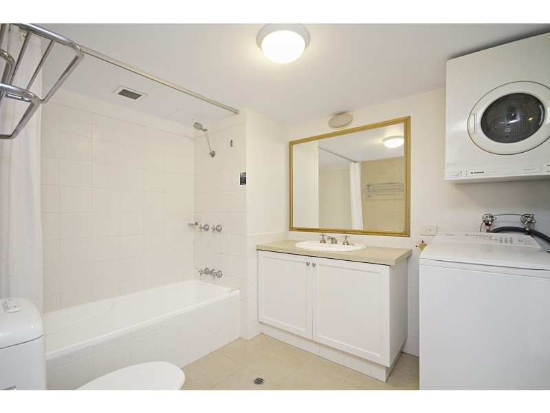 438/99 Griffith St ‘Calypso Plaza’, Coolangatta QLD 4225