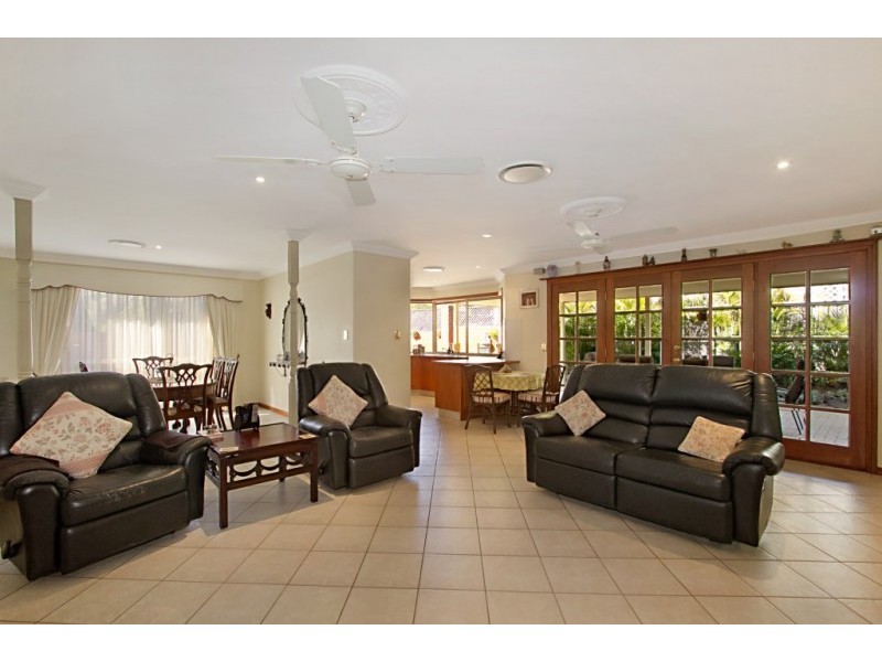 62 Silver Glade Drive, Elanora QLD 4221