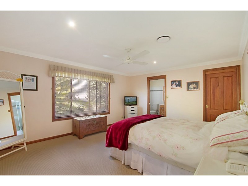 62 Silver Glade Drive, Elanora QLD 4221