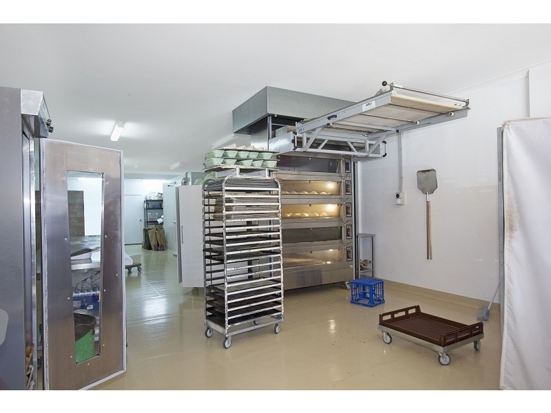 42 Currumbin Creek Road, Currumbin Waters QLD 4223