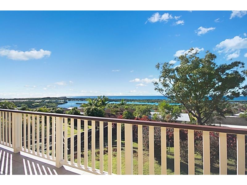 28 Walter Crescent, Banora Point NSW 2486