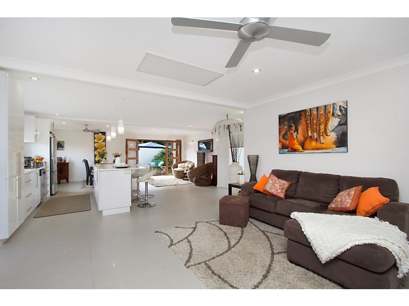 10 Mariners Crescent, Banora Point NSW 2486