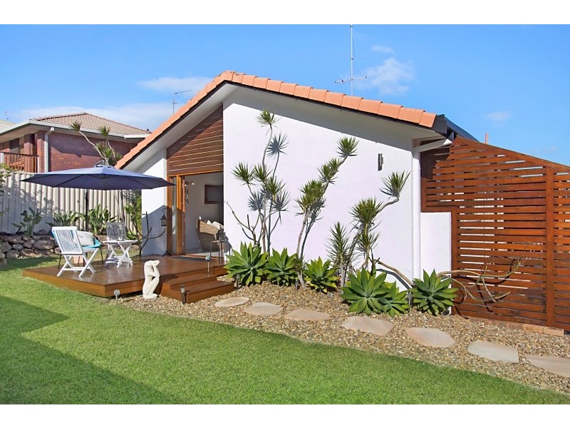 10 Mariners Crescent, Banora Point NSW 2486