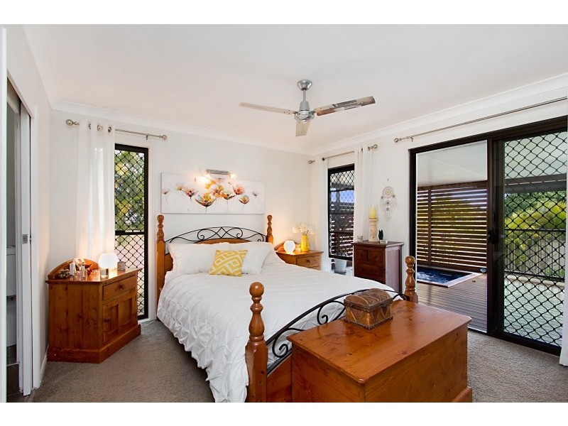 10 Mariners Crescent, Banora Point NSW 2486