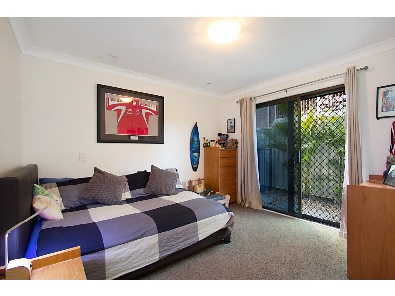 10 Mariners Crescent, Banora Point NSW 2486