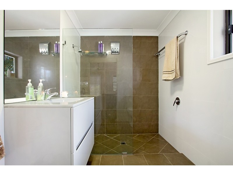 10 Mariners Crescent, Banora Point NSW 2486