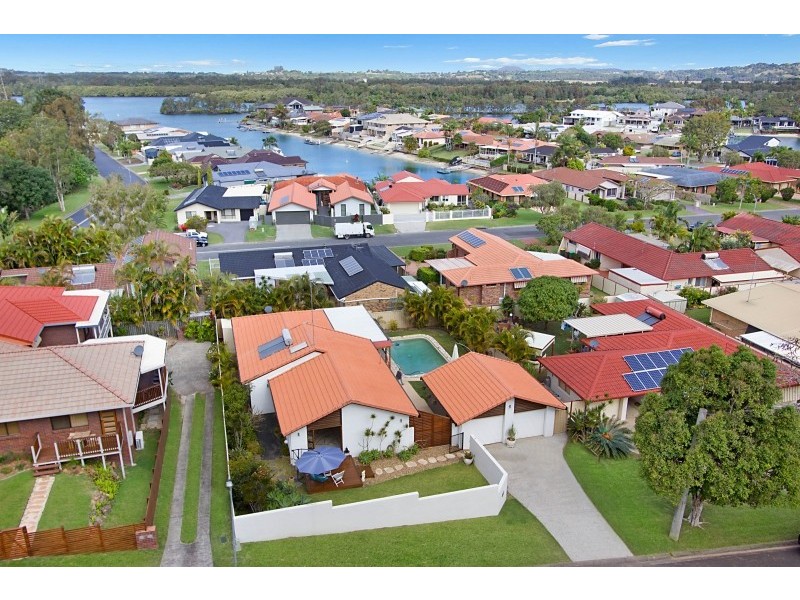 10 Mariners Crescent, Banora Point NSW 2486