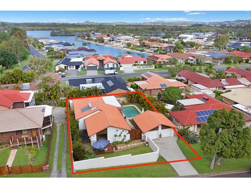 10 Mariners Crescent, Banora Point NSW 2486