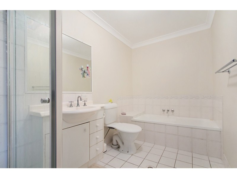 24 Regensberg Close, Varsity Lakes QLD 4227