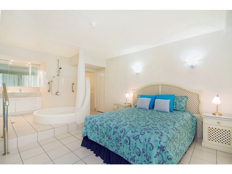 1A/828 Pacific Parade ‘Rocks Resort’, Currumbin QLD 4223